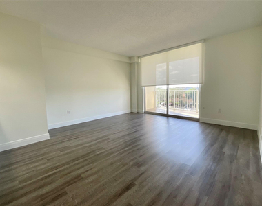 7707 Nw 7 Street - Photo Thumbnail 1