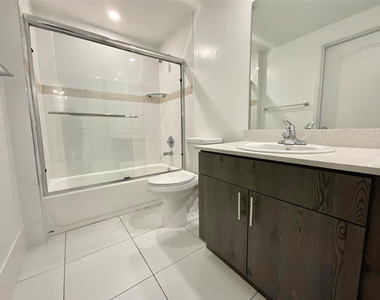 7707 Nw 7 Street - Photo Thumbnail 4