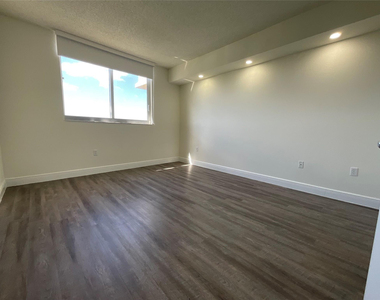 7707 Nw 7 Street - Photo Thumbnail 5