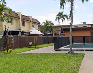 6606 Sw 41st Street - Photo Thumbnail 5