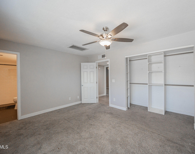3715 E Sweetwater Avenue - Photo Thumbnail 13