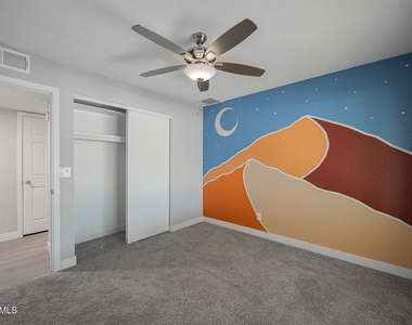 3715 E Sweetwater Avenue - Photo Thumbnail 16
