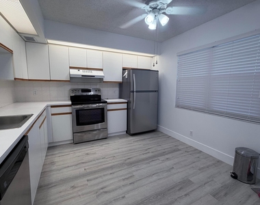 12901 Sw 15th Court - Photo Thumbnail 3