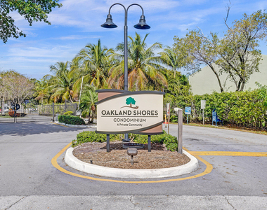 3109 Oakland Shores Drive - Photo Thumbnail 3