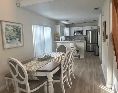 1136 Staghorn Street - Photo Thumbnail 4