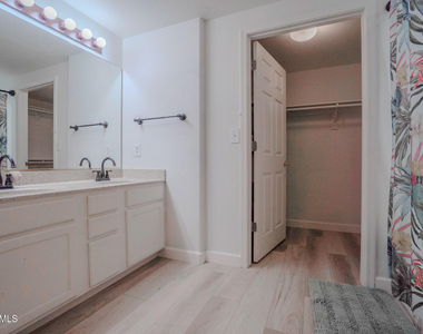 10410 N Cave Creek Road - Photo Thumbnail 12