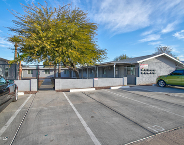 210 E Jones Avenue - Photo Thumbnail 2