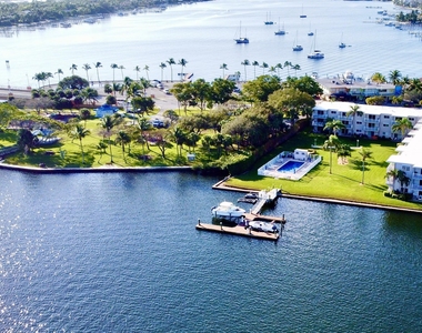 311 E Ocean Avenue - Photo Thumbnail 11