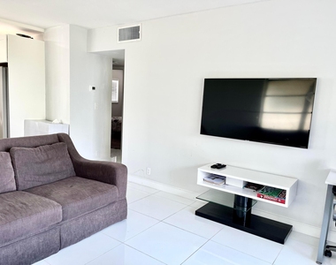 311 E Ocean Avenue - Photo Thumbnail 5