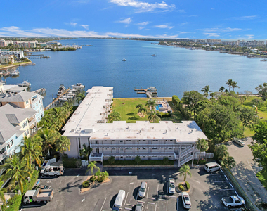 311 E Ocean Avenue - Photo Thumbnail 16