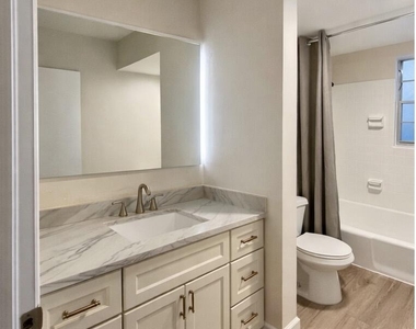 311 E Ocean Avenue - Photo Thumbnail 9