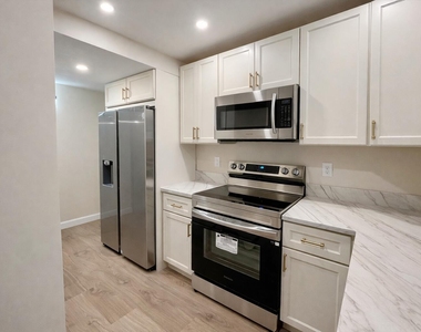 311 E Ocean Avenue - Photo Thumbnail 3