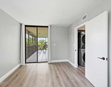 10401 W Broward Boulevard - Photo Thumbnail 16