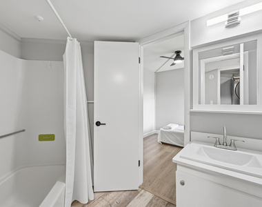 10401 W Broward Boulevard - Photo Thumbnail 17