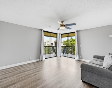 10401 W Broward Boulevard - Photo Thumbnail 3