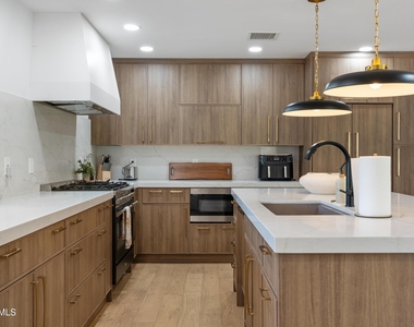 8614 E Highland Avenue - Photo Thumbnail 14