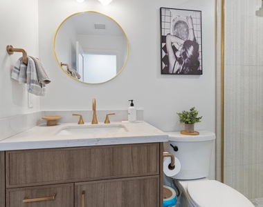 8614 E Highland Avenue - Photo Thumbnail 22