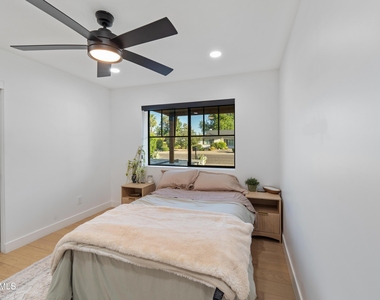 8614 E Highland Avenue - Photo Thumbnail 33