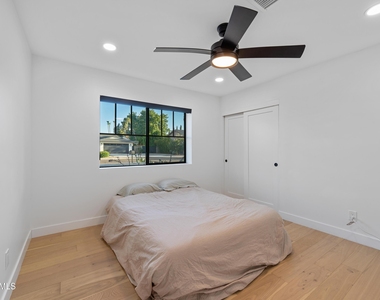 8614 E Highland Avenue - Photo Thumbnail 37