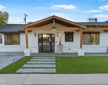 8614 E Highland Avenue - Photo Thumbnail 1