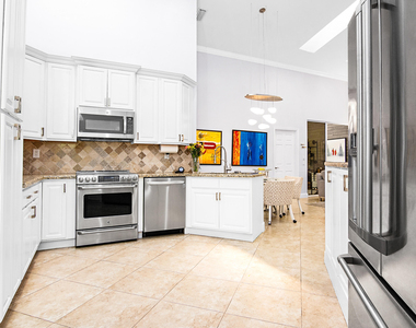 2102 Mahogany Place - Photo Thumbnail 15