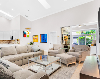 2102 Mahogany Place - Photo Thumbnail 8