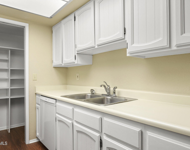 16635 N Cave Creek Road - Photo Thumbnail 6
