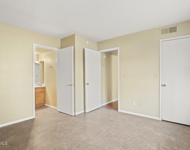 16635 N Cave Creek Road - Photo Thumbnail 12