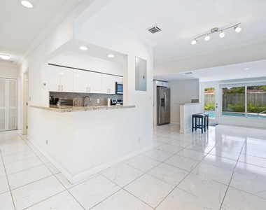 2440 Sw 16th Street - Photo Thumbnail 15