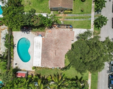 2440 Sw 16th Street - Photo Thumbnail 5