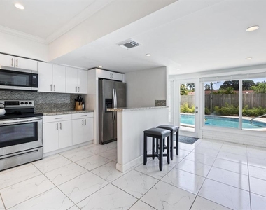 2440 Sw 16th Street - Photo Thumbnail 16