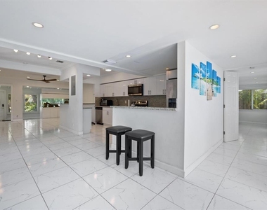 2440 Sw 16th Street - Photo Thumbnail 24