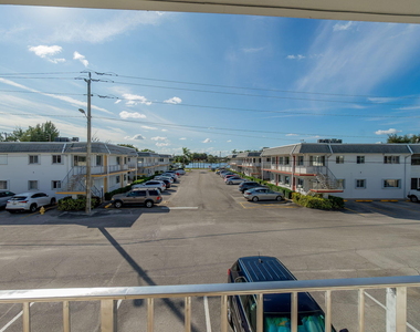 3280 Cynthia Lane - Photo Thumbnail 14
