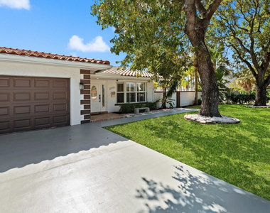 2200 Ne 36th Street - Photo Thumbnail 3