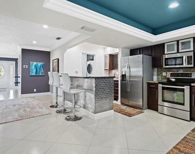 2200 Ne 36th Street - Photo Thumbnail 7