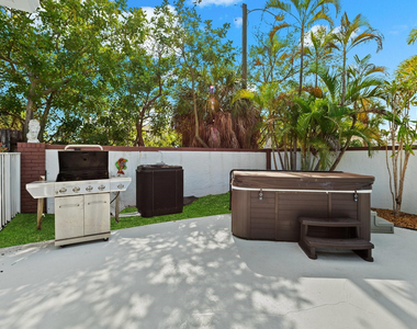 2200 Ne 36th Street - Photo Thumbnail 24