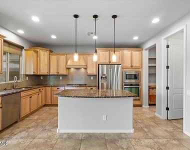 3734 E Matthew Drive - Photo Thumbnail 5