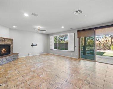3734 E Matthew Drive - Photo Thumbnail 4
