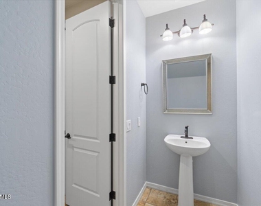 3734 E Matthew Drive - Photo Thumbnail 8