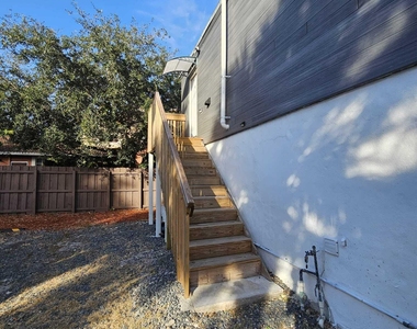 206 Ne 13th Street - Photo Thumbnail 3
