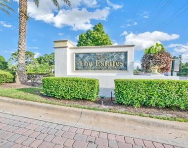 356 Se Rogers Court - Photo Thumbnail 5