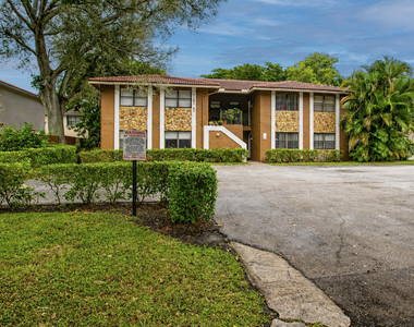 4165 Nw 114th Terrace - Photo Thumbnail 17