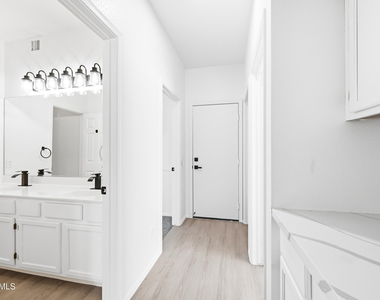 1540 E San Remo Avenue - Photo Thumbnail 22