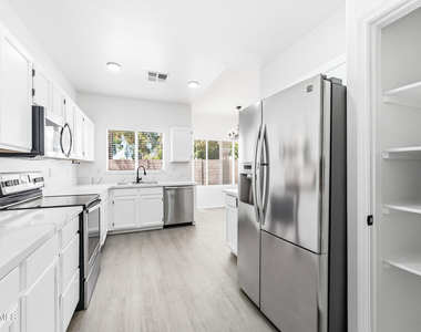 1540 E San Remo Avenue - Photo Thumbnail 9