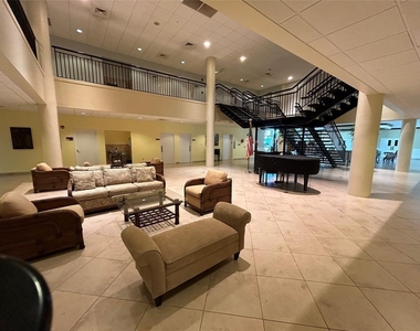300 Ne 26th Avenue - Photo Thumbnail 16