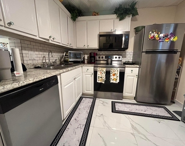 300 Ne 26th Avenue - Photo Thumbnail 2