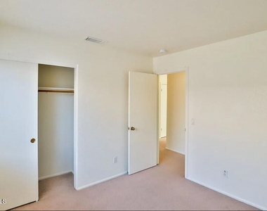 4941 E Colby Street - Photo Thumbnail 14