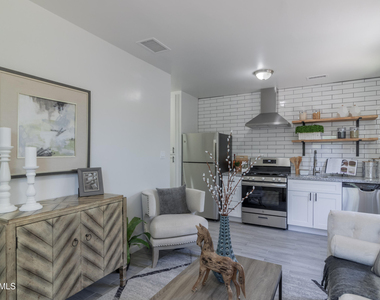 1649 E Oak Street - Photo Thumbnail 5