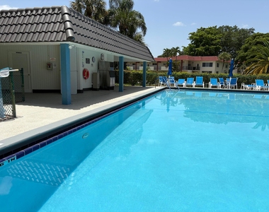 700 S Hollybrook Drive - Photo Thumbnail 12