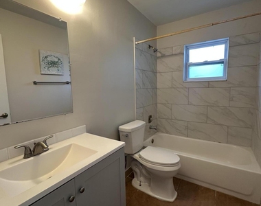 641 W 9th Street - Photo Thumbnail 8